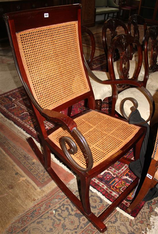 Rocking chair(-)